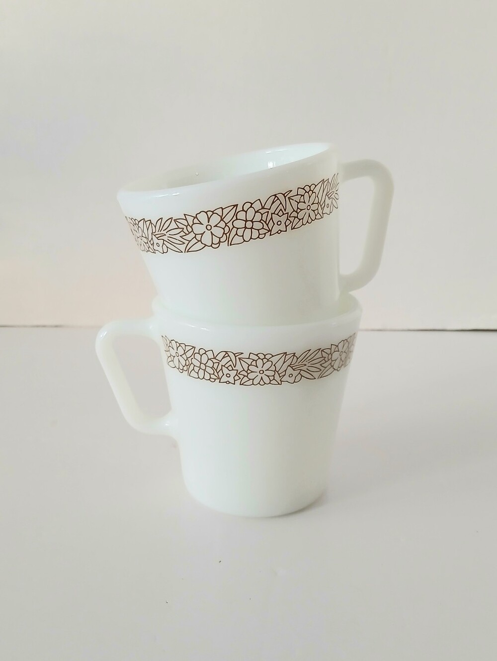 Vtg 2 Pyrex Woodland Brown Milk Glass Coffee Mugs D-Handle #1410